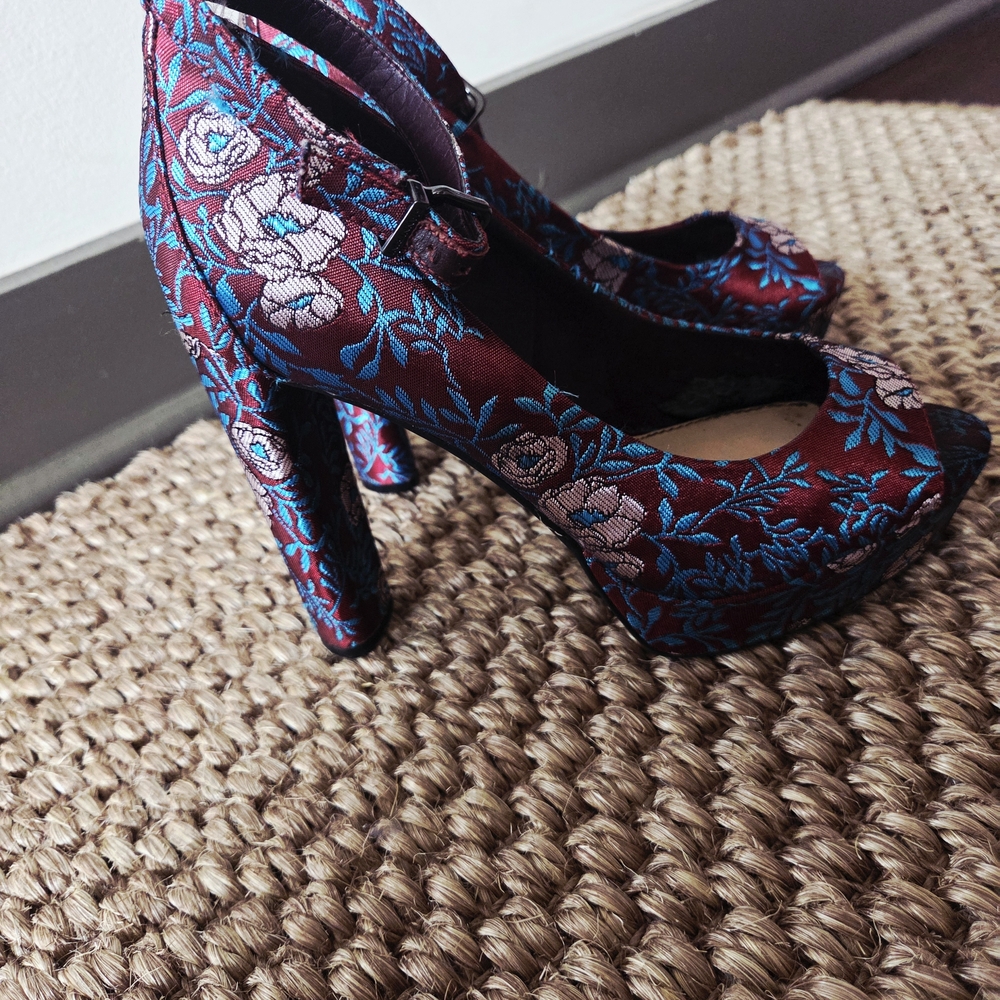 Gianni Bini Burgundy and Blue Patterned Heels